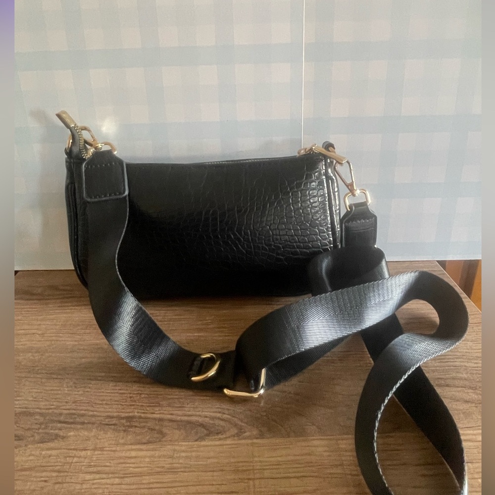 Classic Black Crossbody Bag with Adjustable Strap